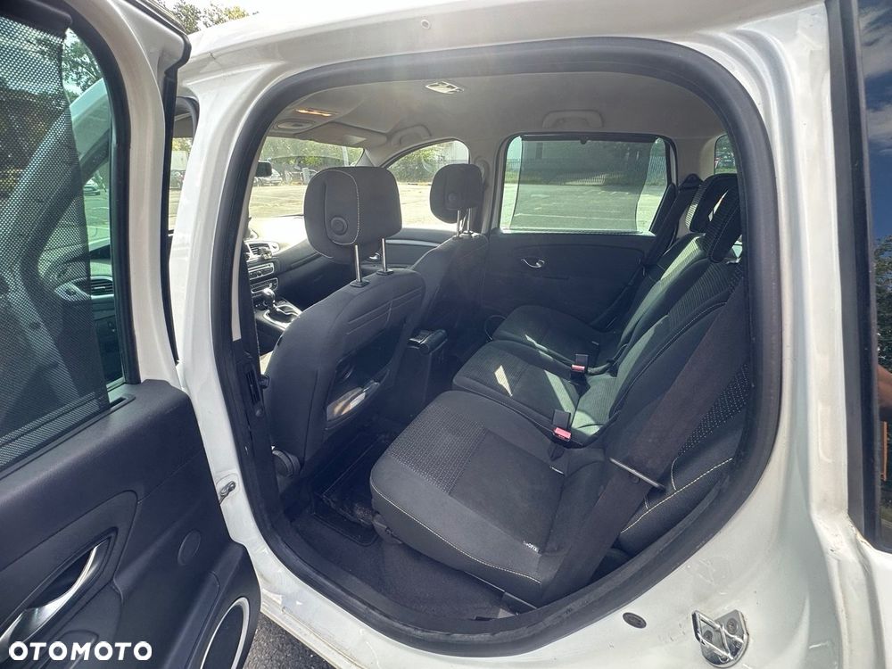 Renault Grand Scenic - 11