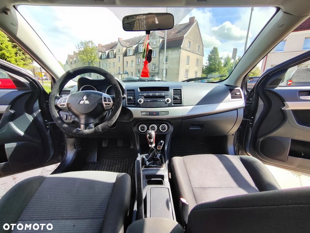 Mitsubishi Lancer 1.8 Invite - 14