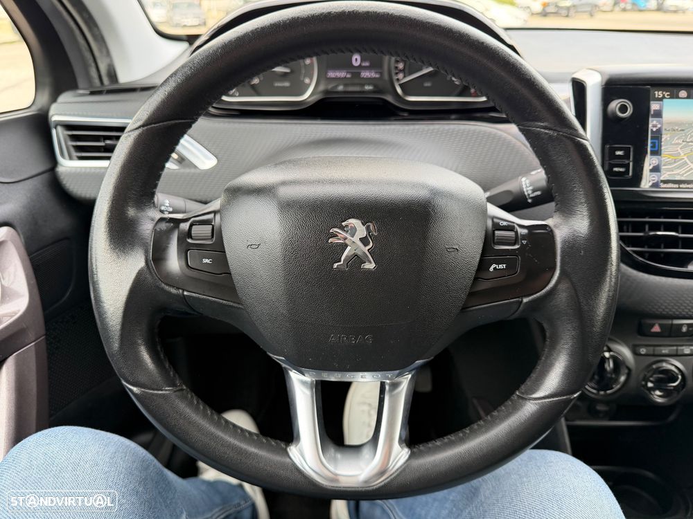 Peugeot 2008 1.6 BlueHDi Style - 26
