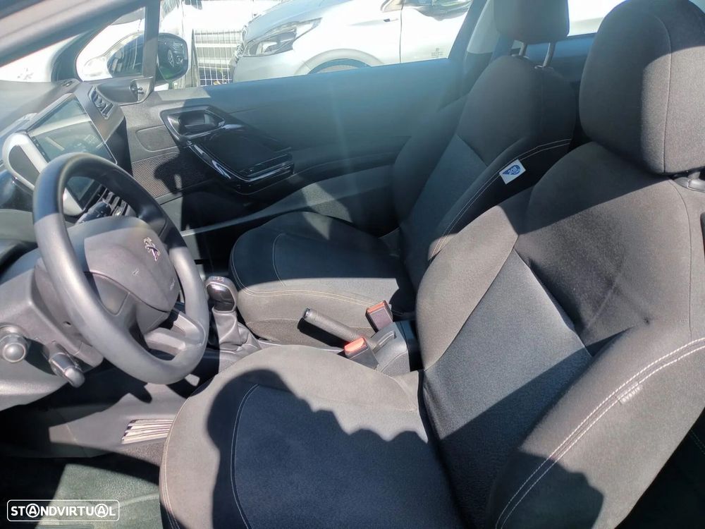 Peugeot 208 PureTech 82 Winter Edition - 9