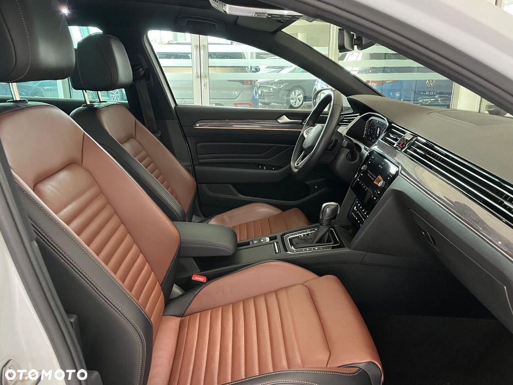 Volkswagen Passat Variant 2.0 TSI Elegance DSG - 20