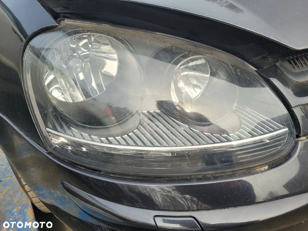 Lampy przednie Volkswagen Golf V 2005r - 2