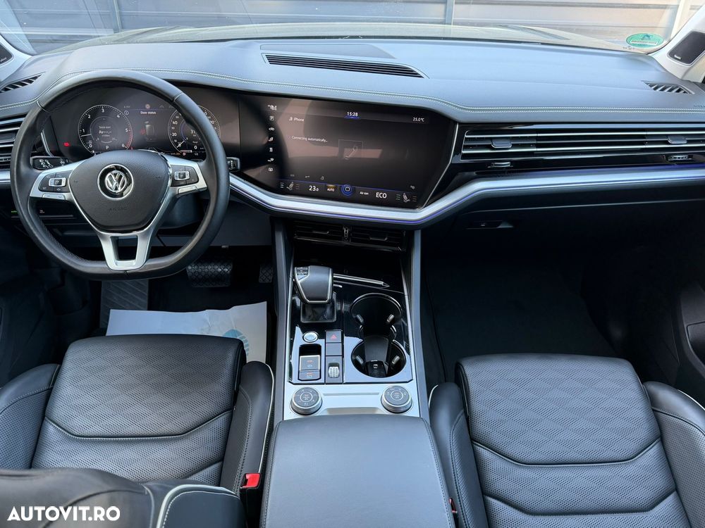 Volkswagen Touareg - 14