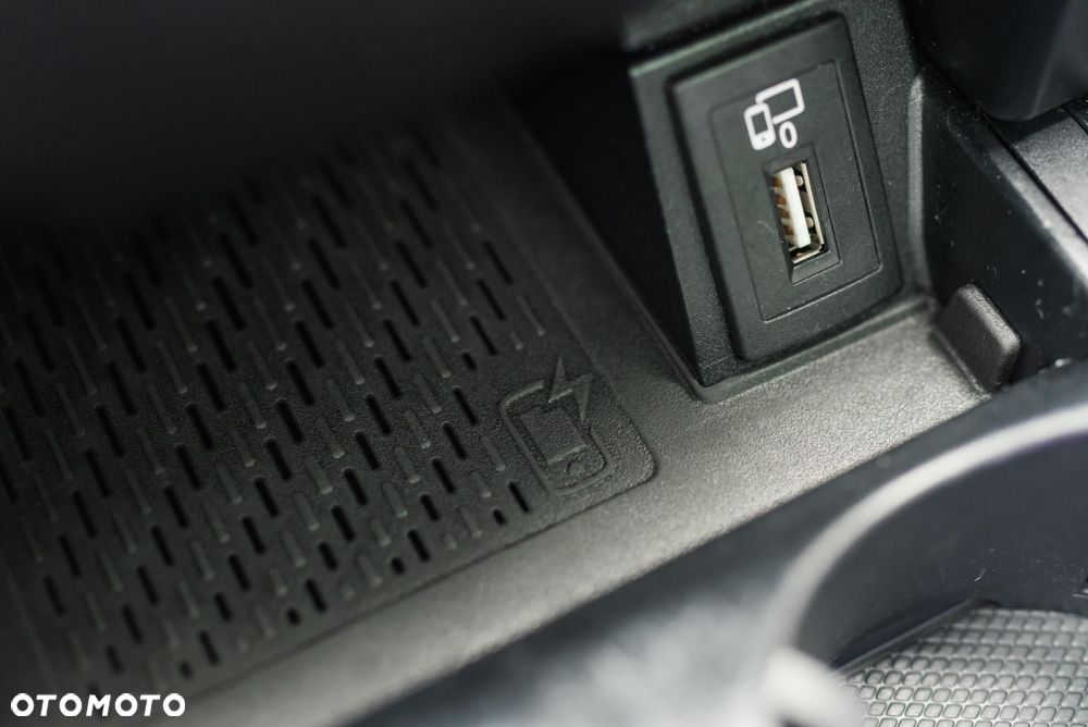 Mercedes-Benz Klasa C 200 4MATIC 9G-TRONIC - 27