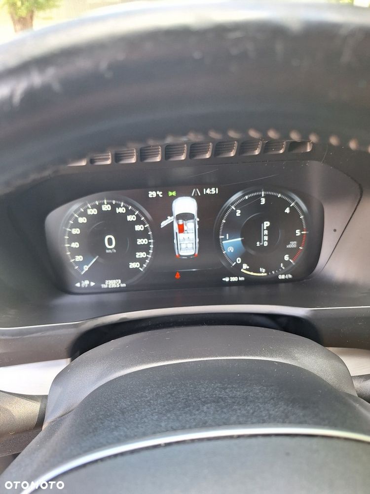 Volvo XC 90 D5 AWD Momentum 7os - 24