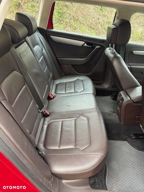 Volkswagen Passat - 11