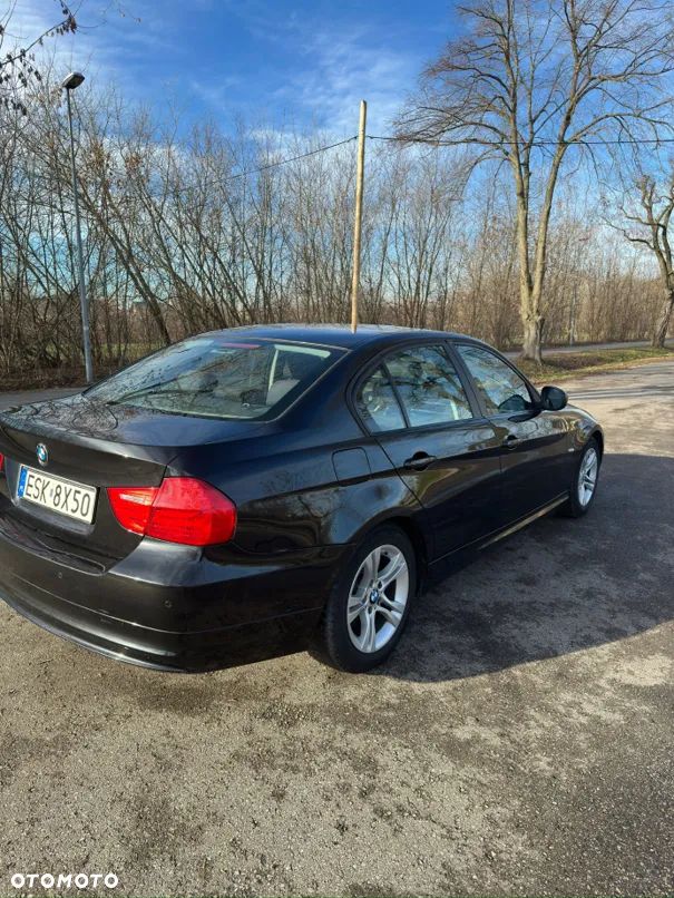 BMW Seria 3 318d - 4