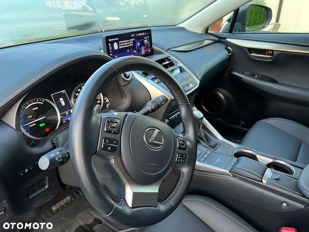 Lexus NX 300h F Impression AWD - 8