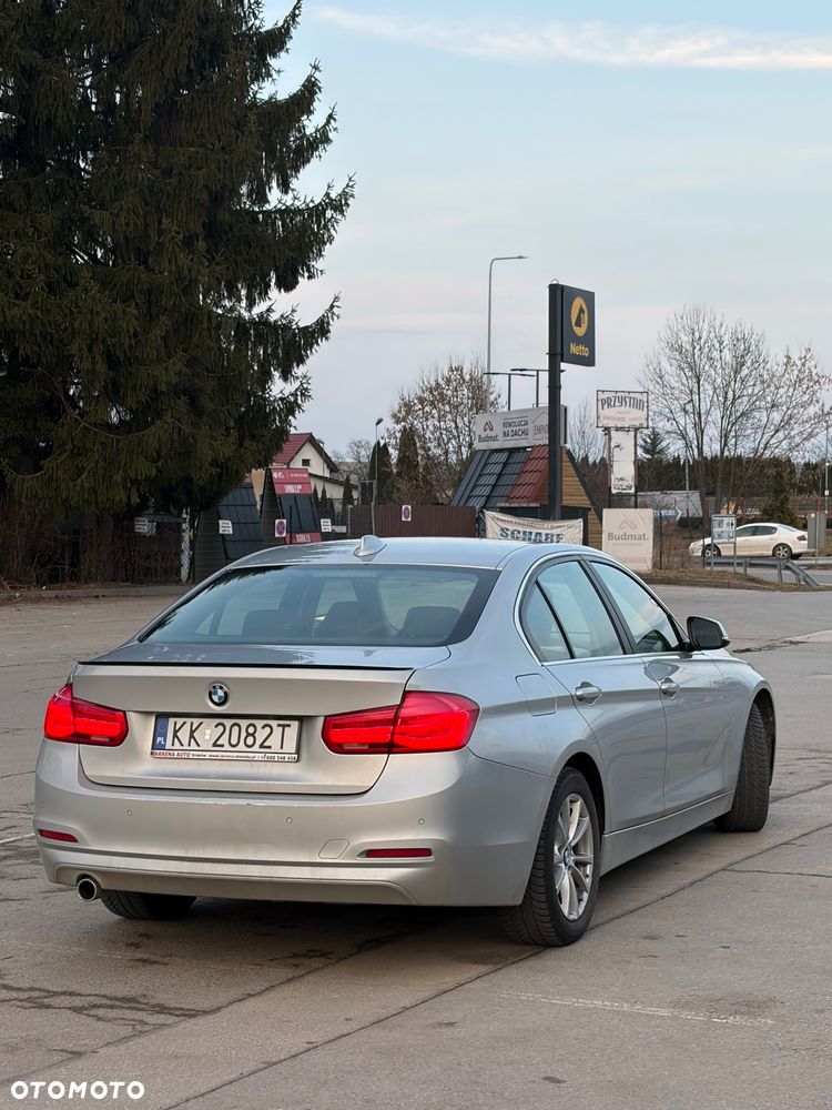 BMW Seria 3 318d - 33