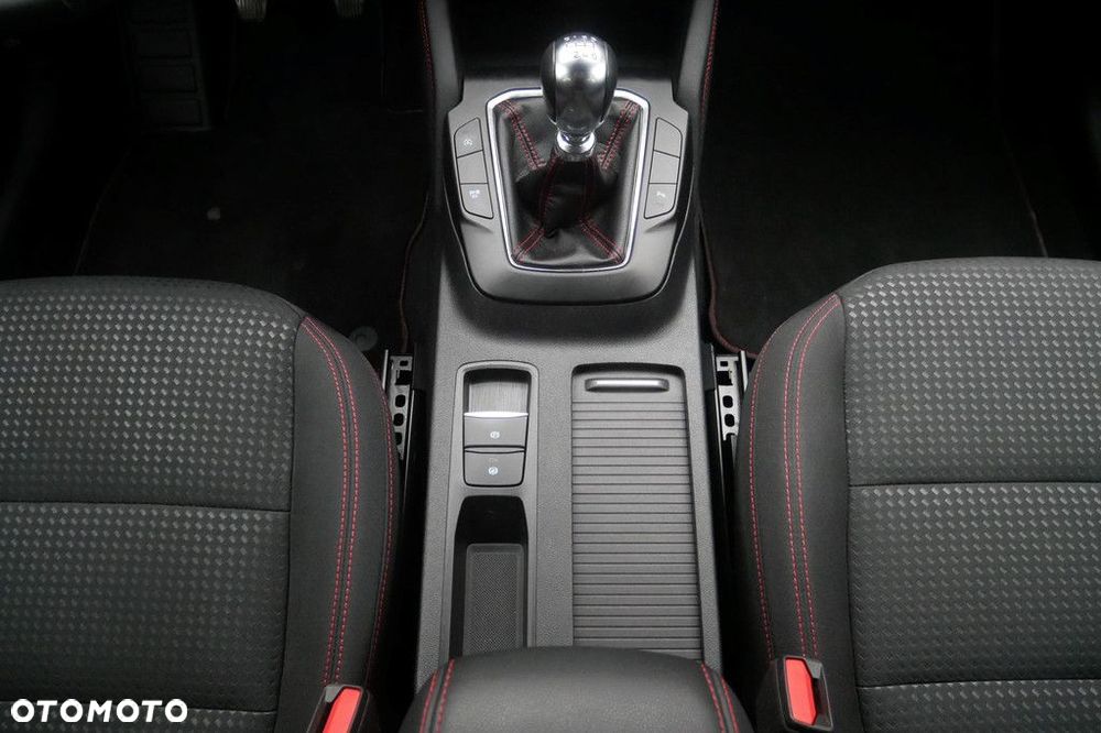 Ford Kuga - 11