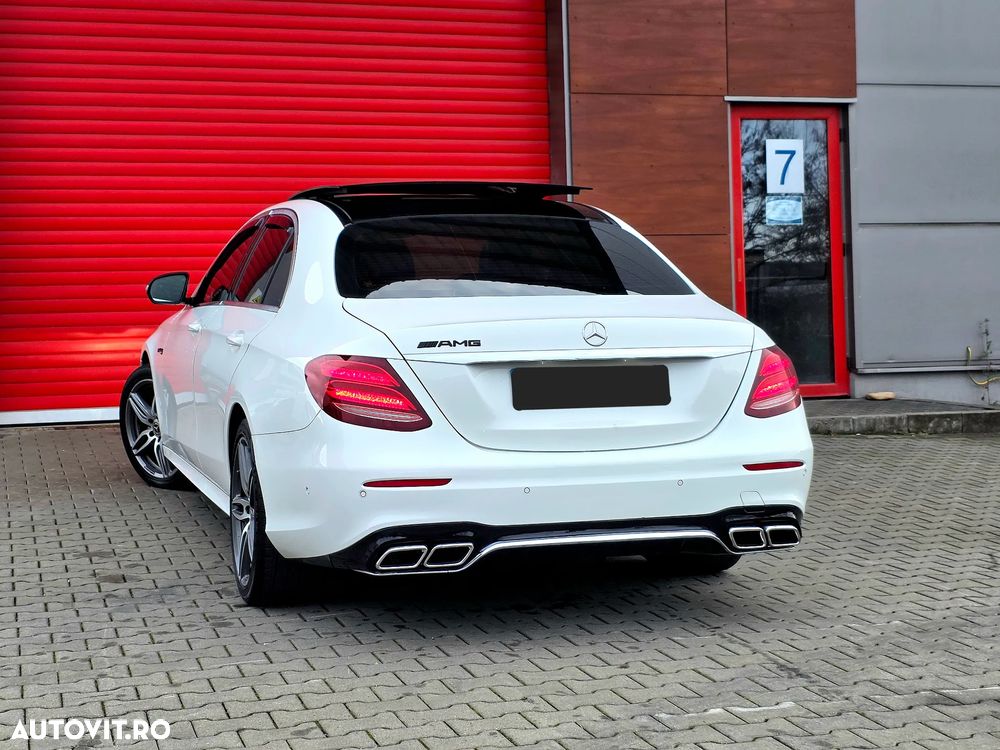 Mercedes-Benz E 220 d T 9G-TRONIC AMG Line - 3