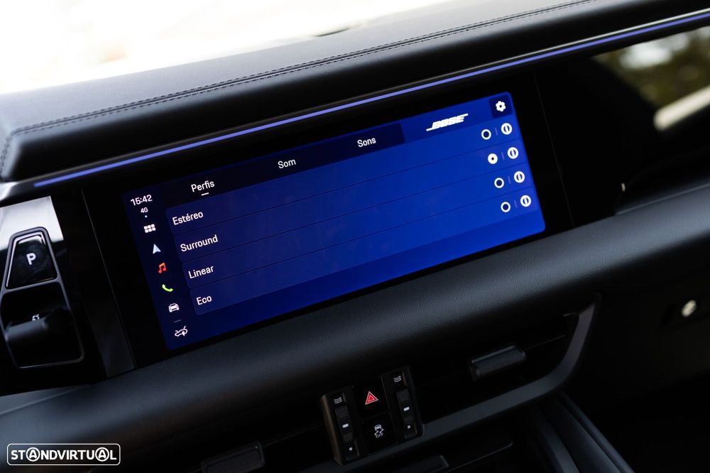 Porsche Macan Electric 4 - 34