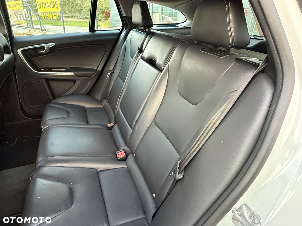 Volvo V60 D6 AWD Plug-in Hybrid Summum - 29