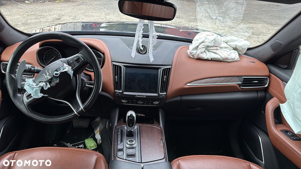 Maserati Levante S - 19