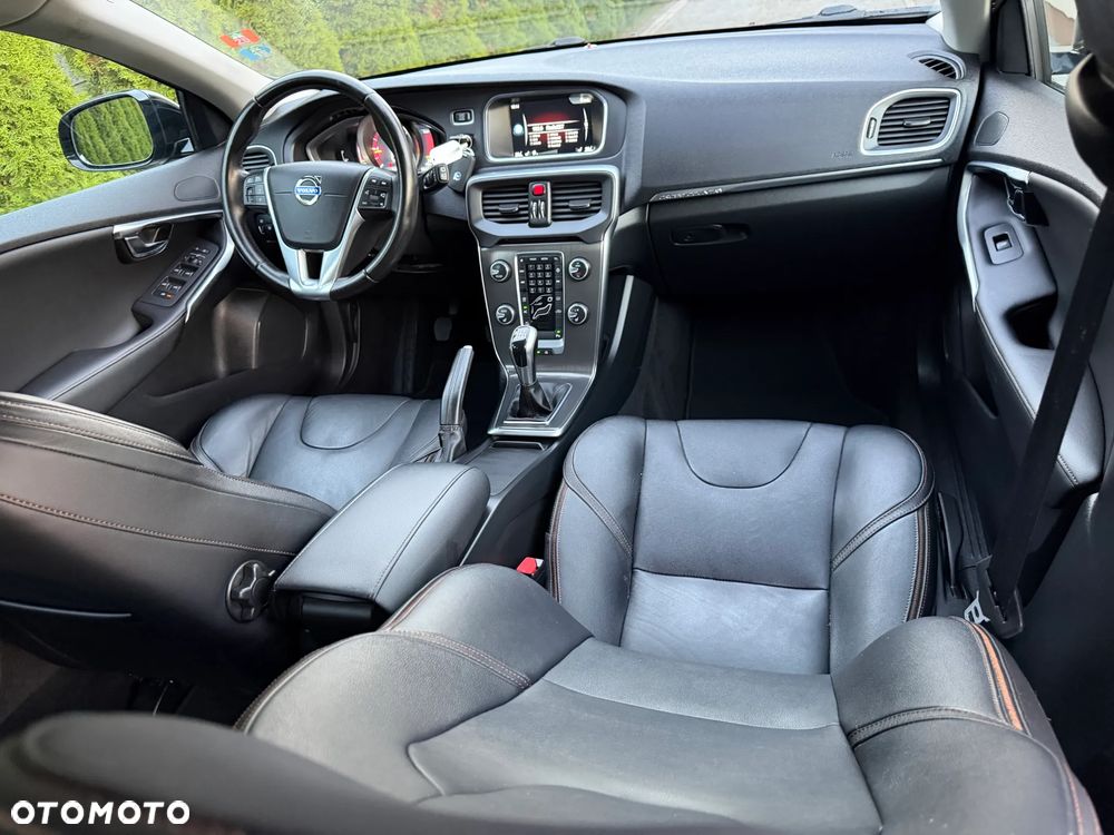 Volvo V40 Cross Country - 21