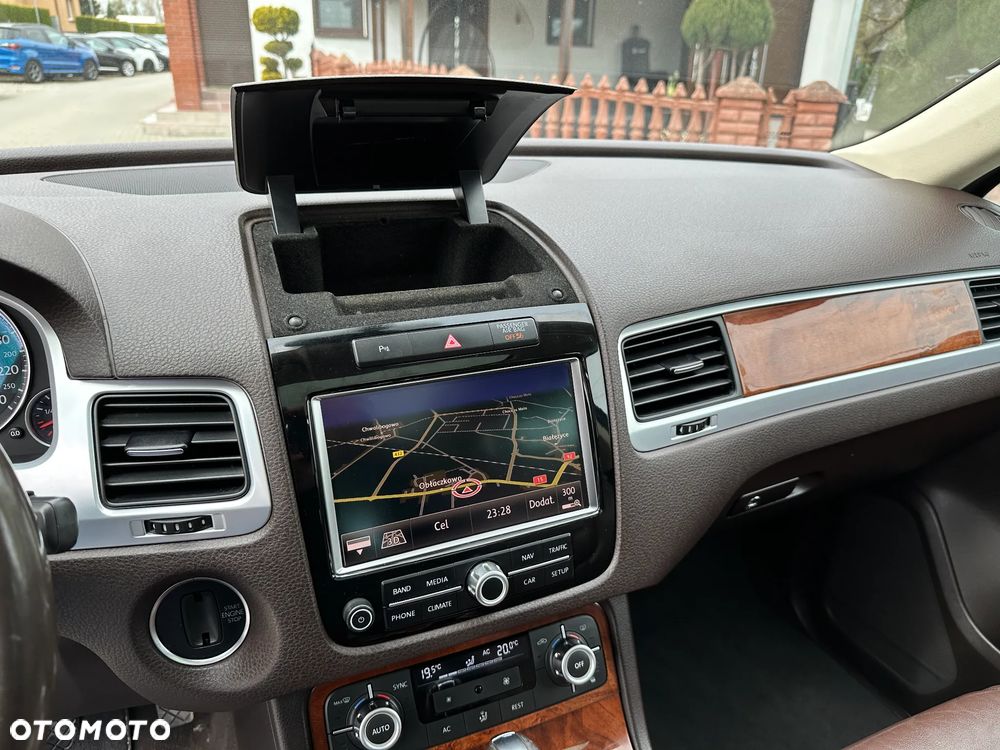 Volkswagen Touareg - 13