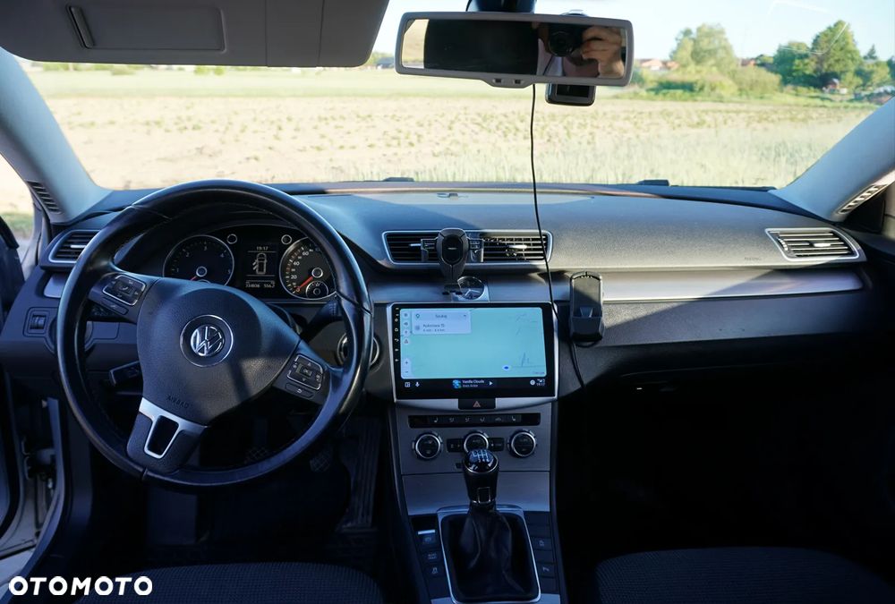 Volkswagen Passat 1.6 TDI Comfortline - 16
