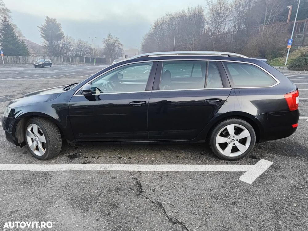 Skoda Octavia 1.6 TDI STYLE DSG - 2