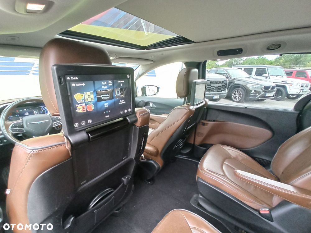 Chrysler Pacifica - 27