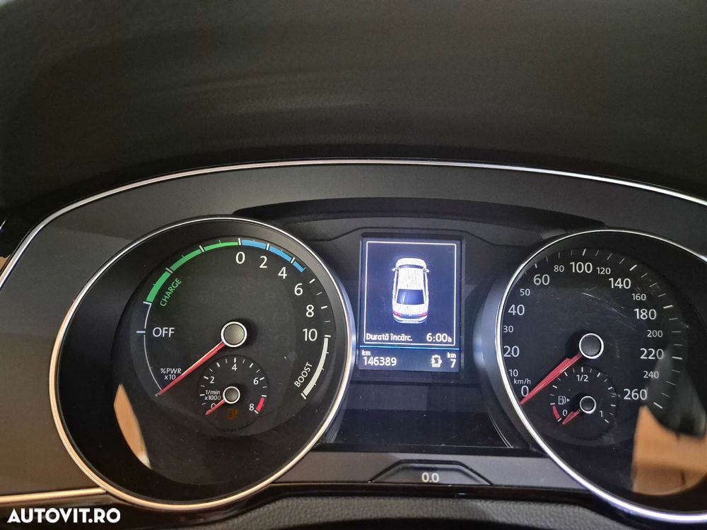 Volkswagen Passat - 13