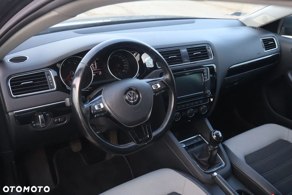 Volkswagen Jetta 1.4 TSI BMT Highline - 10