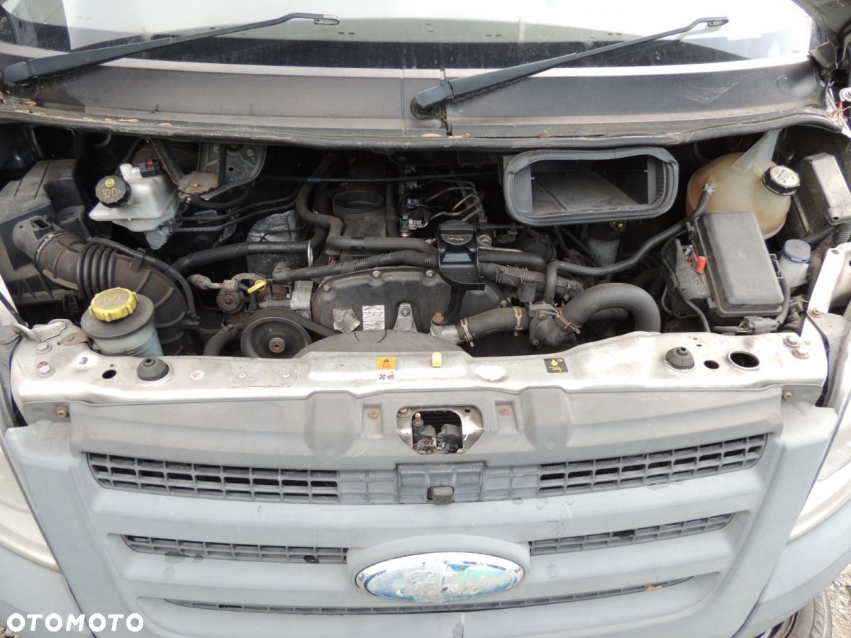 Pas przedni górny Ford Transit MK VII Doka '09 - 1