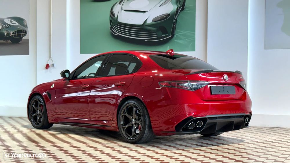 Alfa Romeo Giulia 2.9 V6 Bi-Turbo AT8 Quadrifoglio - 3