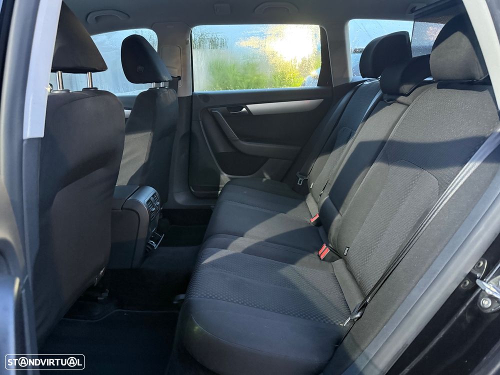 VW Passat Variant 2.0 TDi Highline Navig - 7