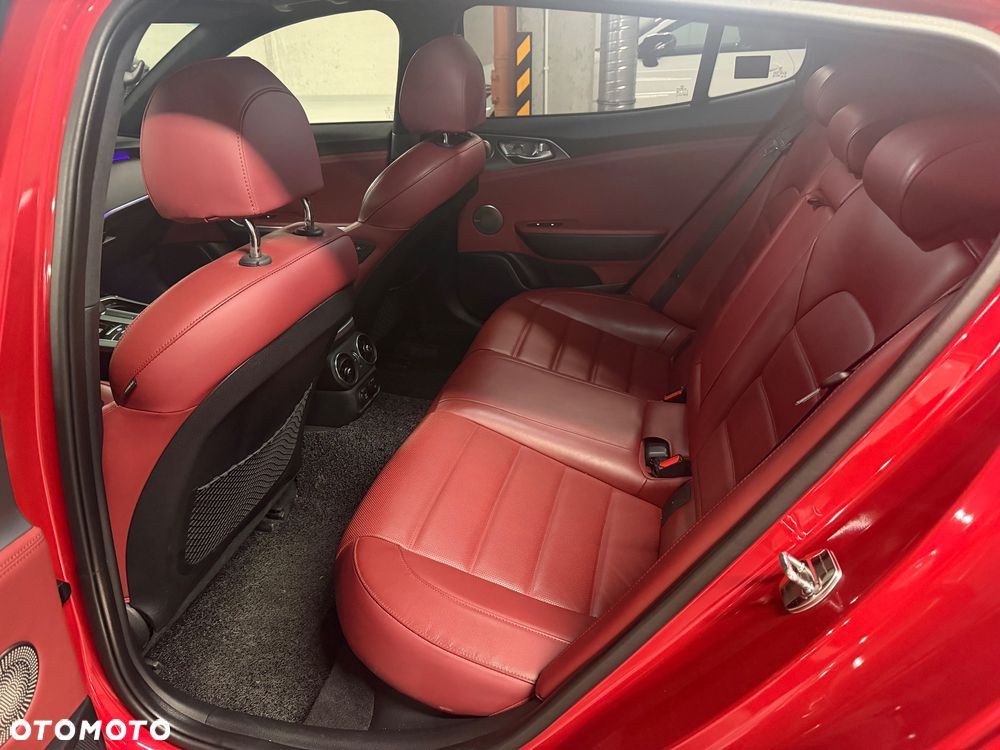 Kia Stinger - 14