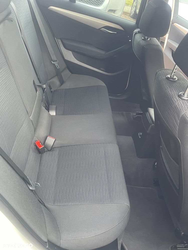 BMW X1 sDrive18d xLine - 13