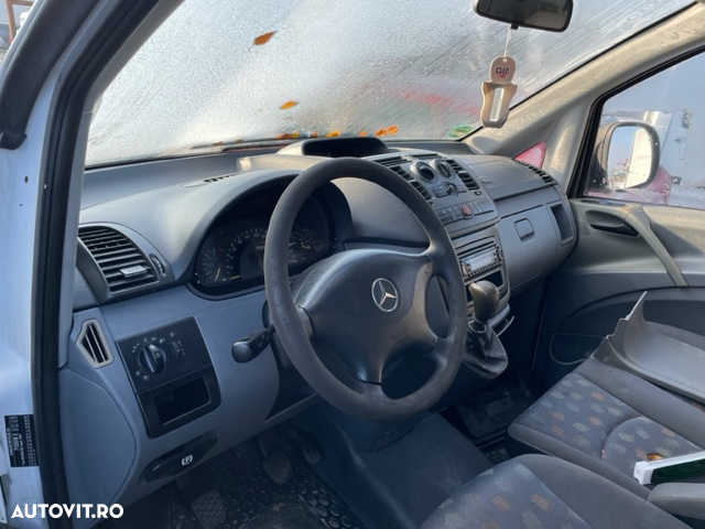 Dezmembrez Mercedes Vito 109 W639 - 3