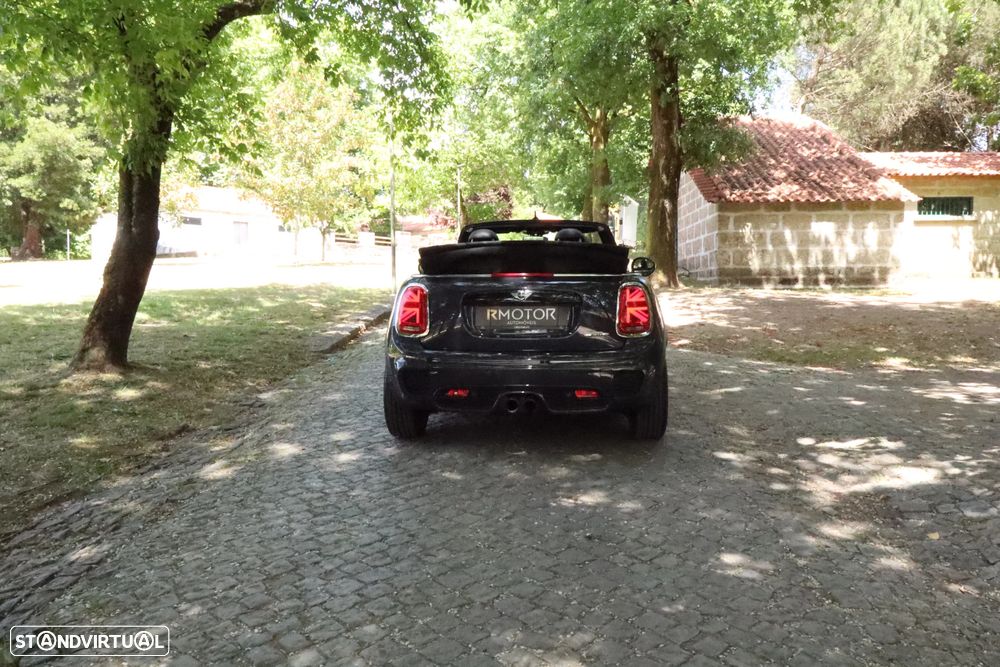 MINI Cabrio John Cooper Works - 21