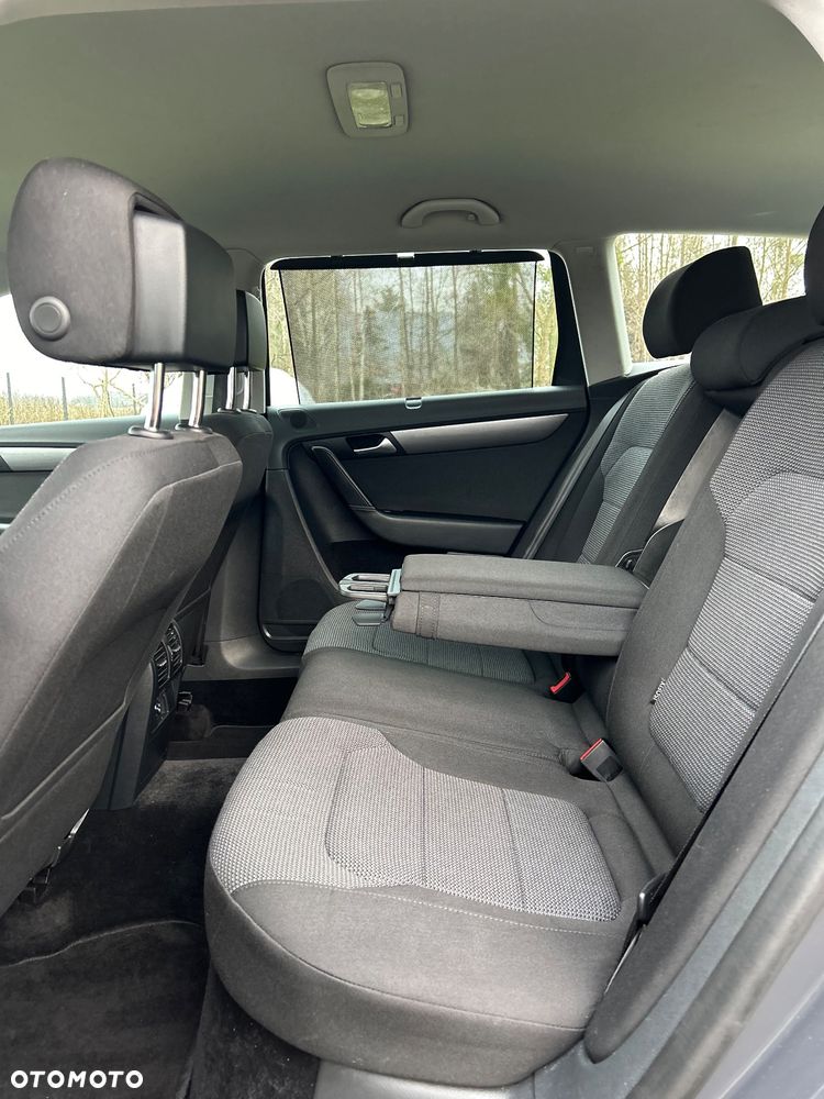 Volkswagen Passat 1.6 TDI DPF BlueMot Highline - 40