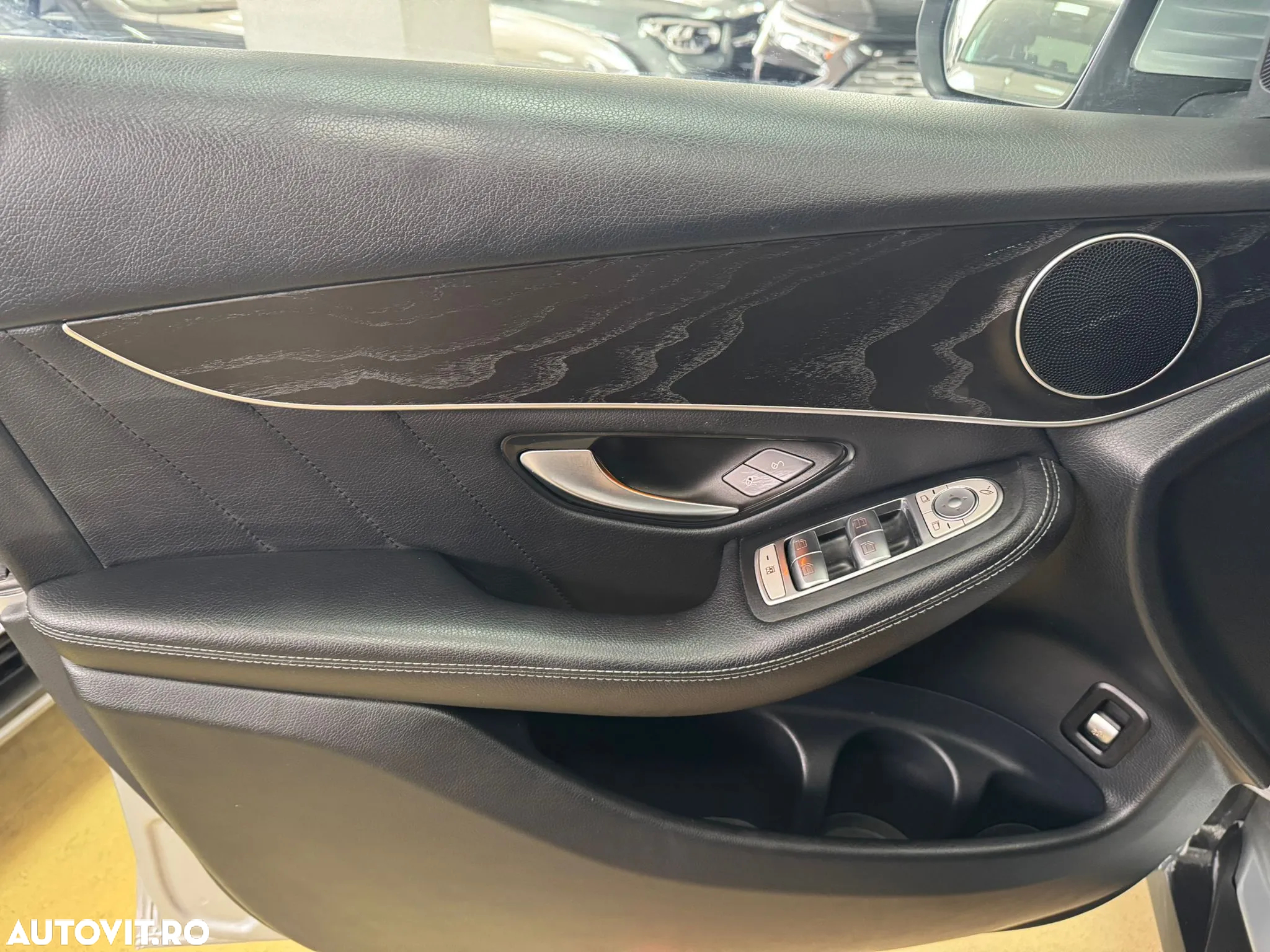 Mercedes-Benz GLC 300 d 4Matic 9G-TRONIC AMG Line - 15