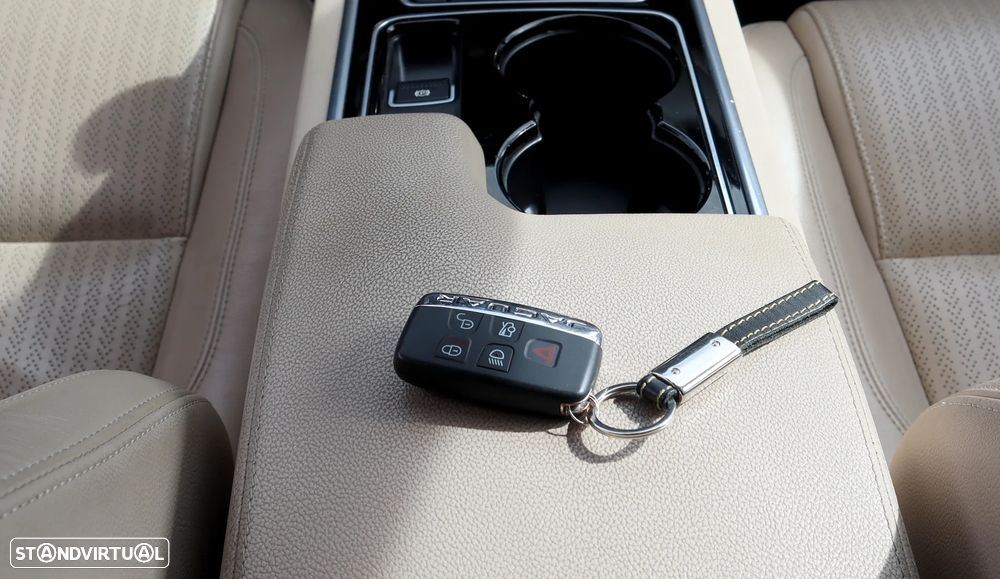 Jaguar XF E-Performance Prestige - 20