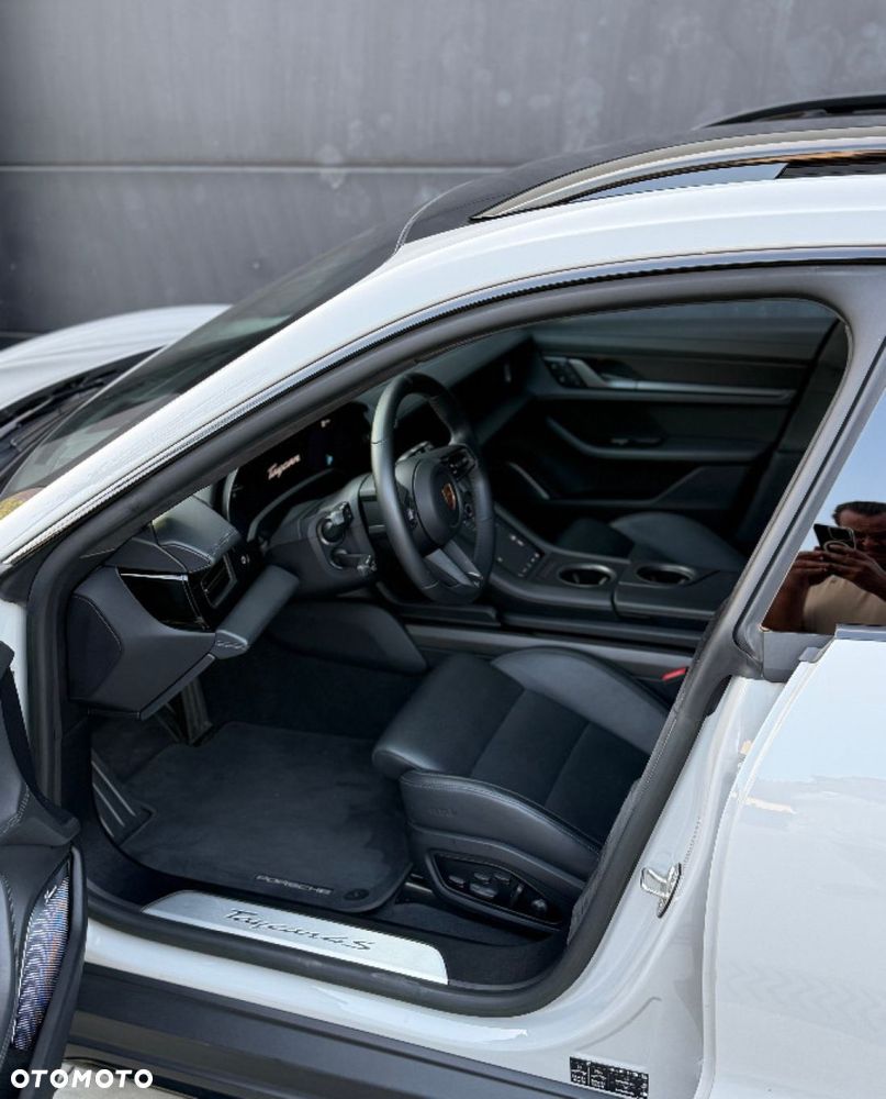 Porsche Taycan 4S Cross Turismo - 9