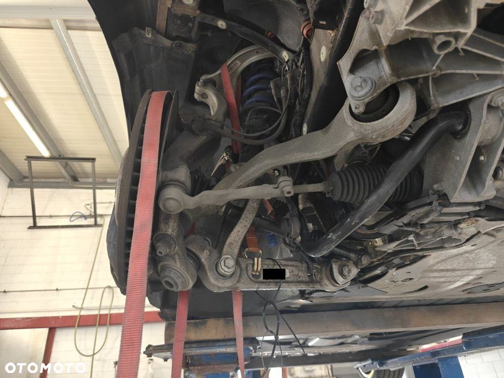 BMW Seria 8 - 13