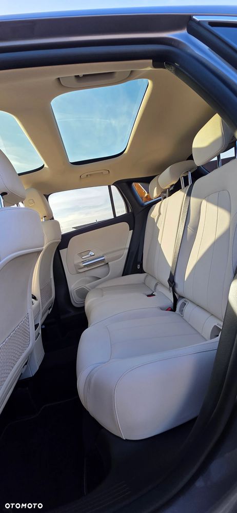 Mercedes-Benz GLA 250 4Matic 8G-DCT Progressive - 15