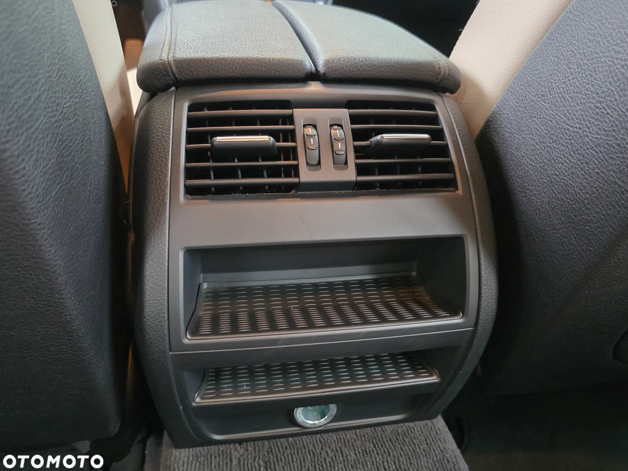 BMW Seria 5 535i Touring - 17