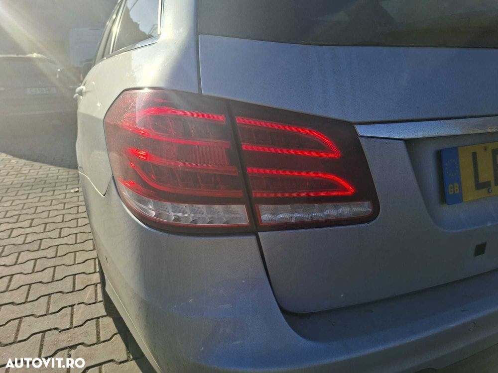 Stop aripa stanga/dreapta Mercedes E-Class W212 Break Facelift - 1