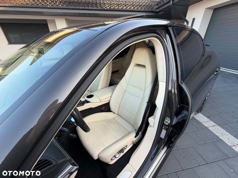 Porsche Panamera Turbo Executive - 14