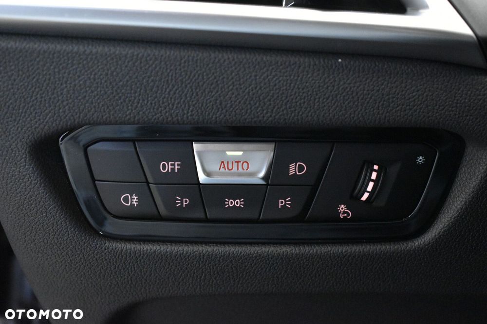 BMW Seria 3 320i M Sport sport - 12