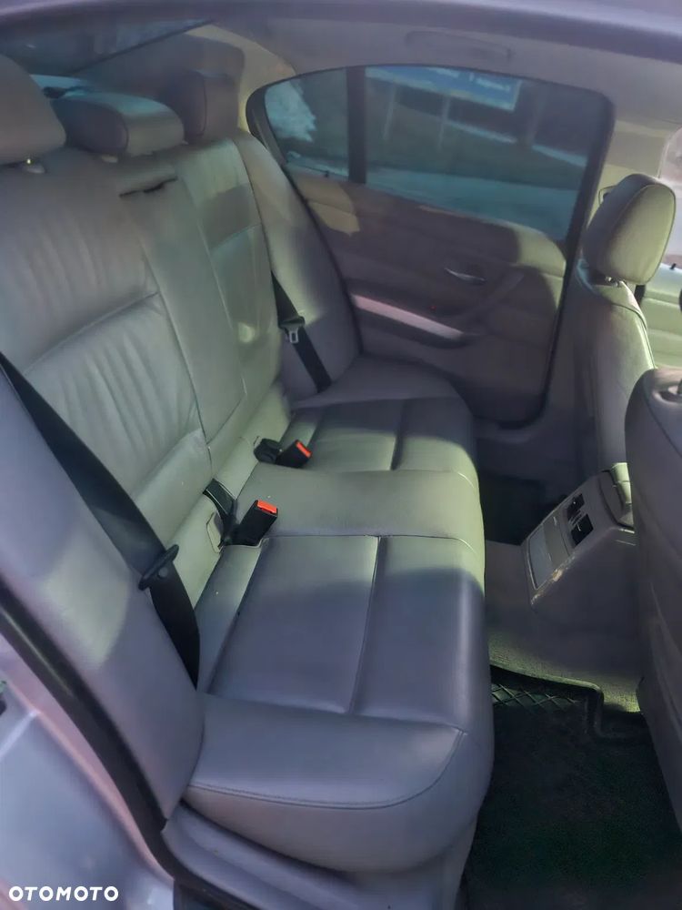 BMW Seria 3 325xi - 14
