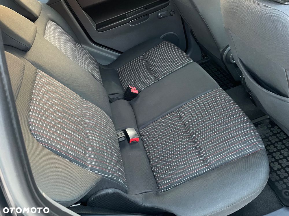 Mitsubishi Colt - 11