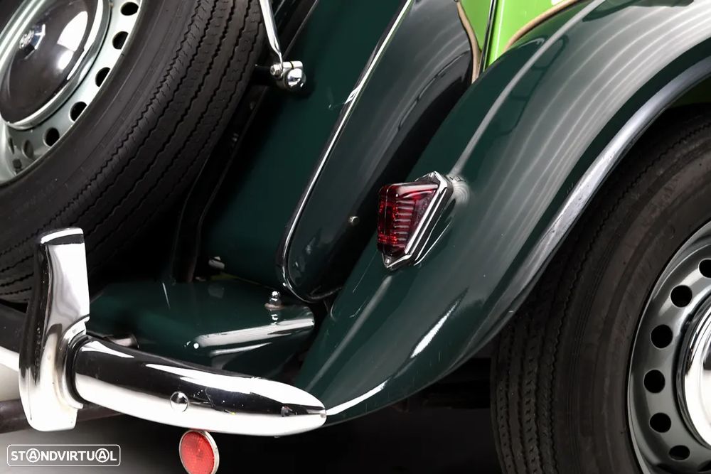 MG Midget - 14