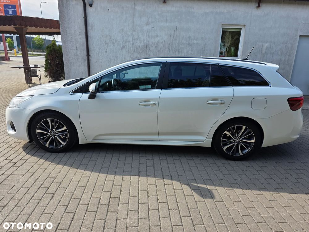 Toyota Avensis 2.0 Prestige MS - 8