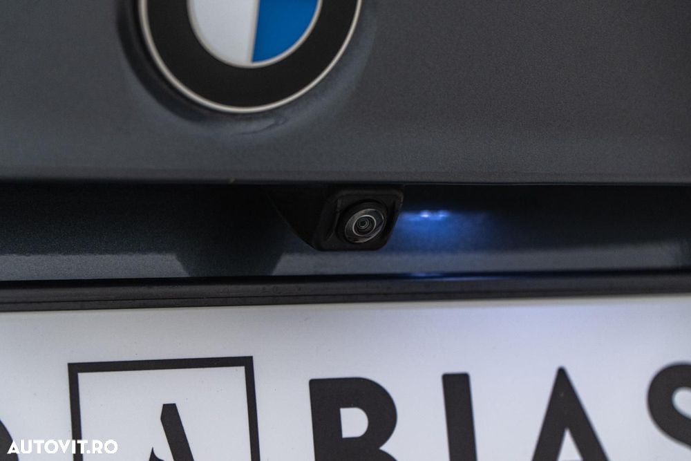 BMW Seria 3 320i Aut. Sport Line - 29