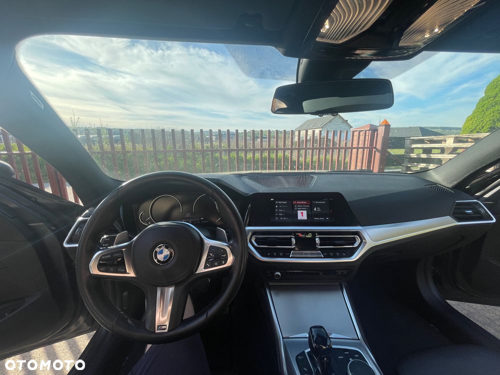 BMW Seria 3 330i xDrive - 9