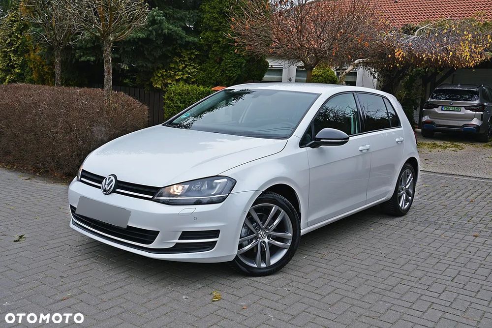 Volkswagen Golf - 1