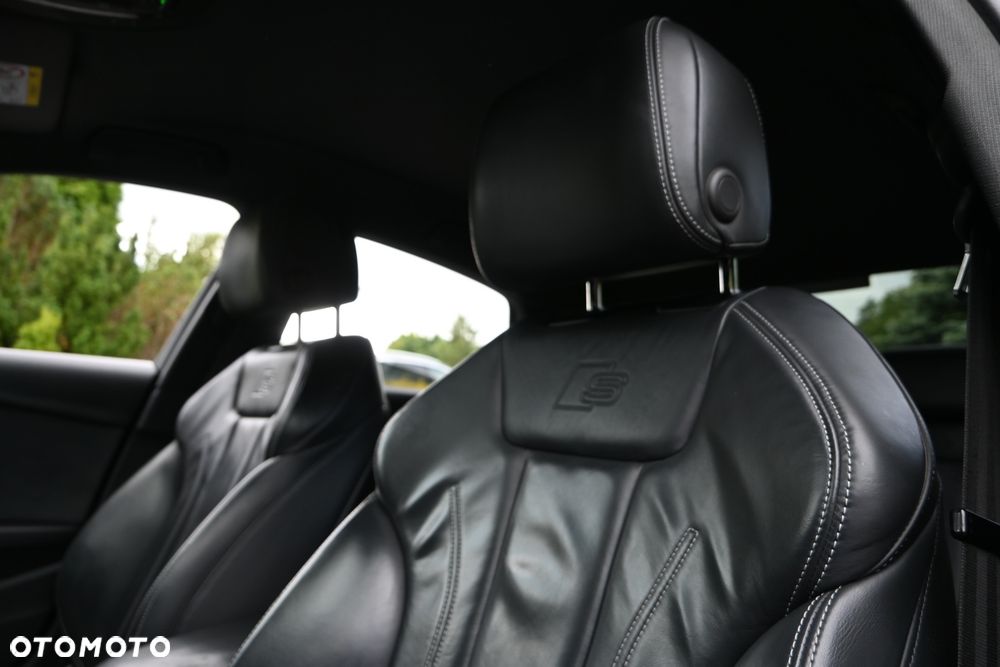 Audi A4 Limousine 40 TFSI quattro S tronic S line - 33
